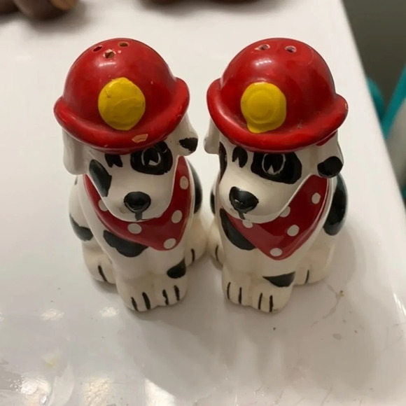 Vintage Dalmatian Fire Dog Salt and Pepper Shakers - Picture 5 of 6